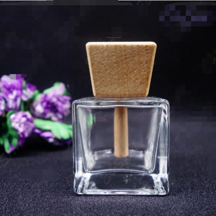 

50ML 50G Glass Fragrance Glass Diffuser Bottles Square Shape With Wood Cap Clear Perfume Essential Oil Diffuser Room Air Refreshener