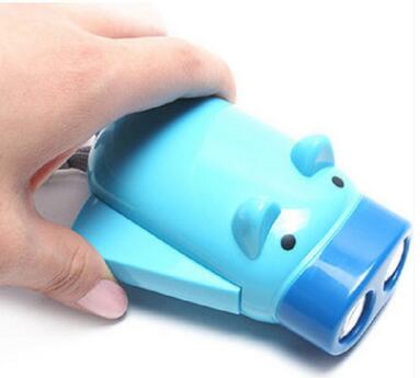 

Dynamo Flashlights Manual Hand Pressing Power 2 LED Protable Pig Shaped Cartoon Torch Light Crank Power Wind Up For Camping Lamp