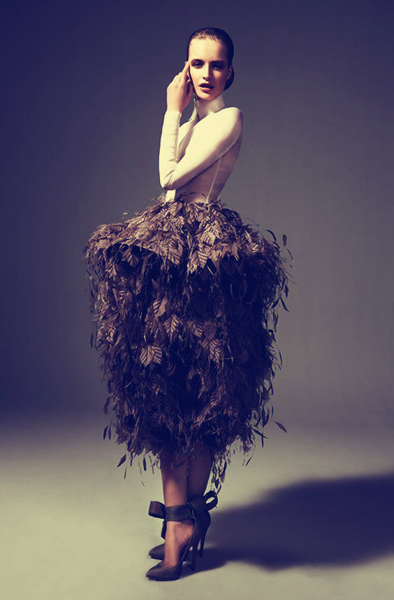 

Evening dress Yousef aljasmi Kim kardashian sleeve High collar Special Almoda gianninaazar ZuhLair murad Ziadnakad, Same with picture