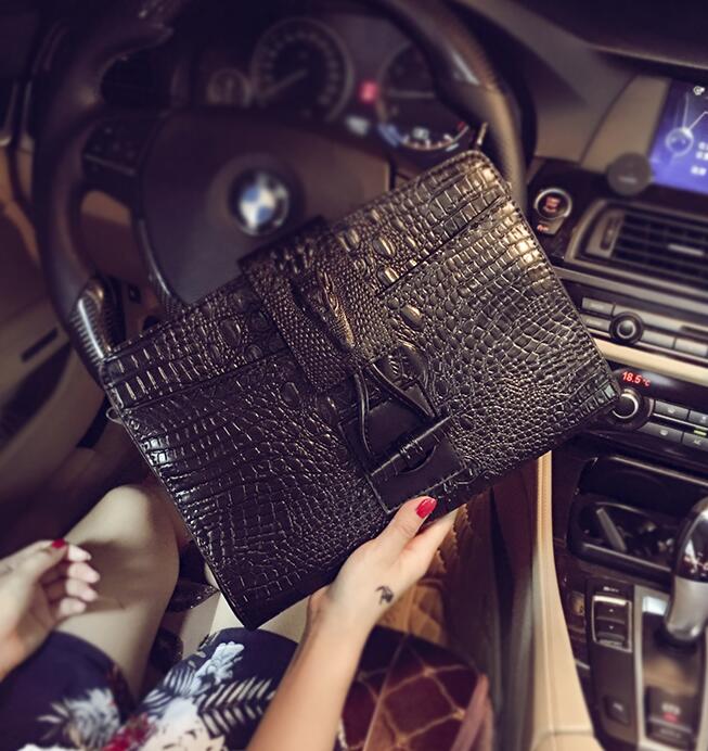 

Factory direct men bag crocodile lines mens handbag briefcase embossed leisure restoring ancient ways leading buckles handbags, Black-924