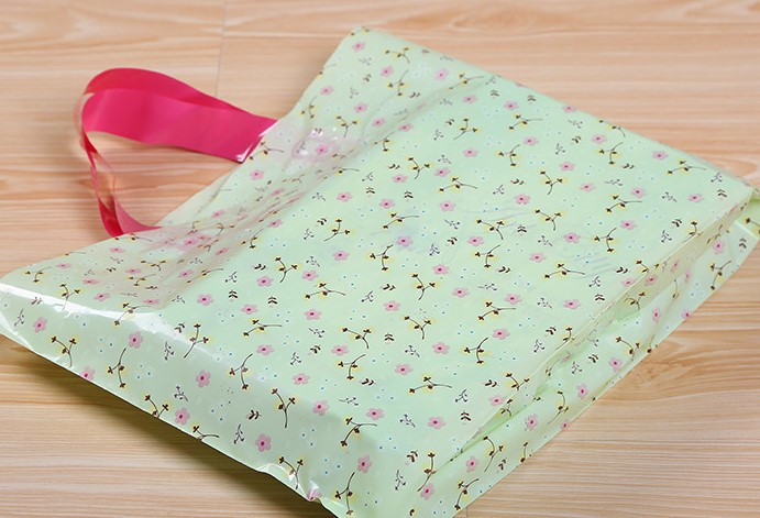 small plastic gift bags