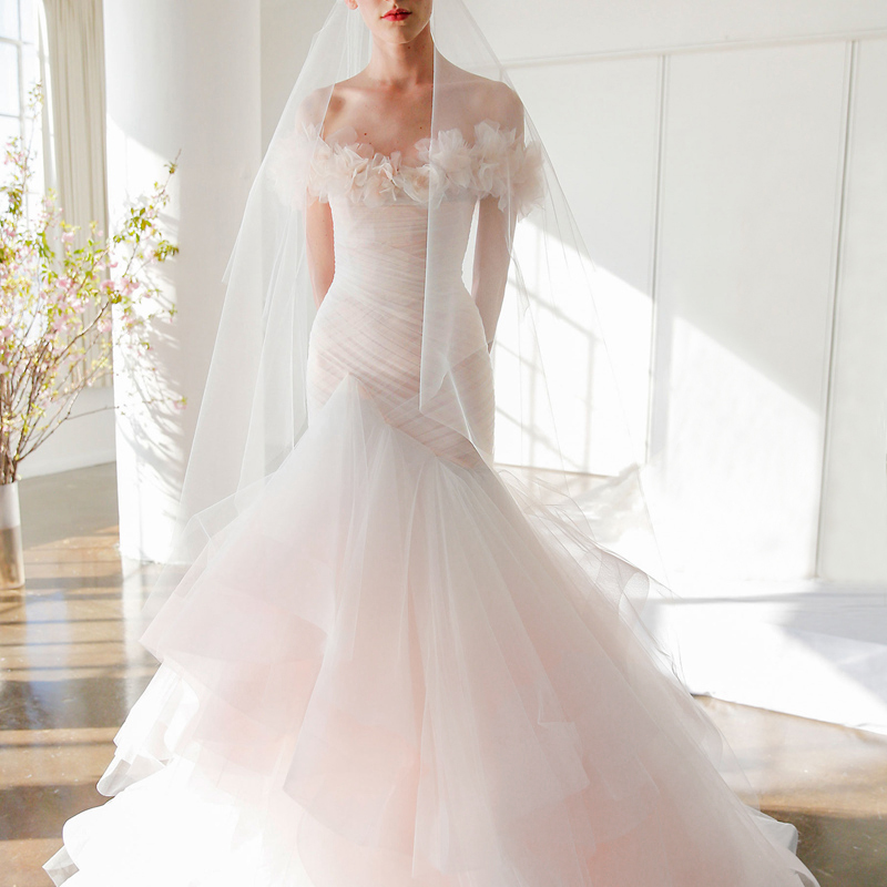 

Light Champagne Off the Shoulder Wedding Dress Mermaid Pleated Flowers Tiered Tulle Trumpet Bridal Gowns Vestidos De Novia, White