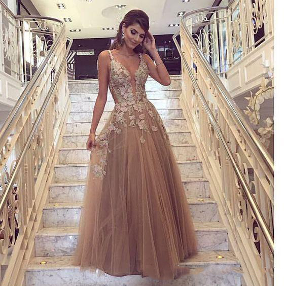 

Sleeveless Champagne Prom Dresses Nude Tulle Appliqued Formal Dress Sleeves Floor Length A-line Deep V-neckline Evening Prom Gowns 2018, Royal blue