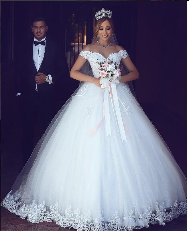 

Newest 2018 Modern Wedding Dresses Simple Sweetheart Off Shoulder Lace Appliques Beaded Illusion Floor Length Tulle Plus Size Bridal Gowns, Ivory