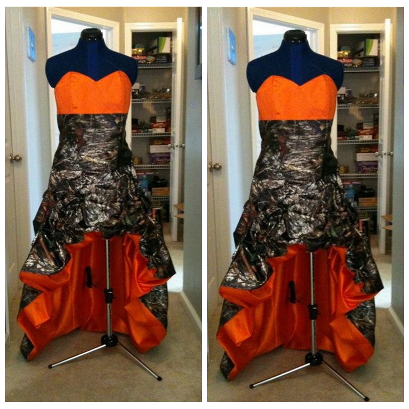 

2018 Sweetheart High Low Camo Wedding Dresses Pleated Short Front Long Back Bridal Gowns Lace Up Back Camouflage Plus Size, Custom made from color chart