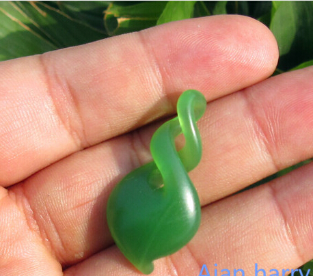 

New Zealand Maori Two Times Twist Green Nephrite Jade Pendant F4, Silver