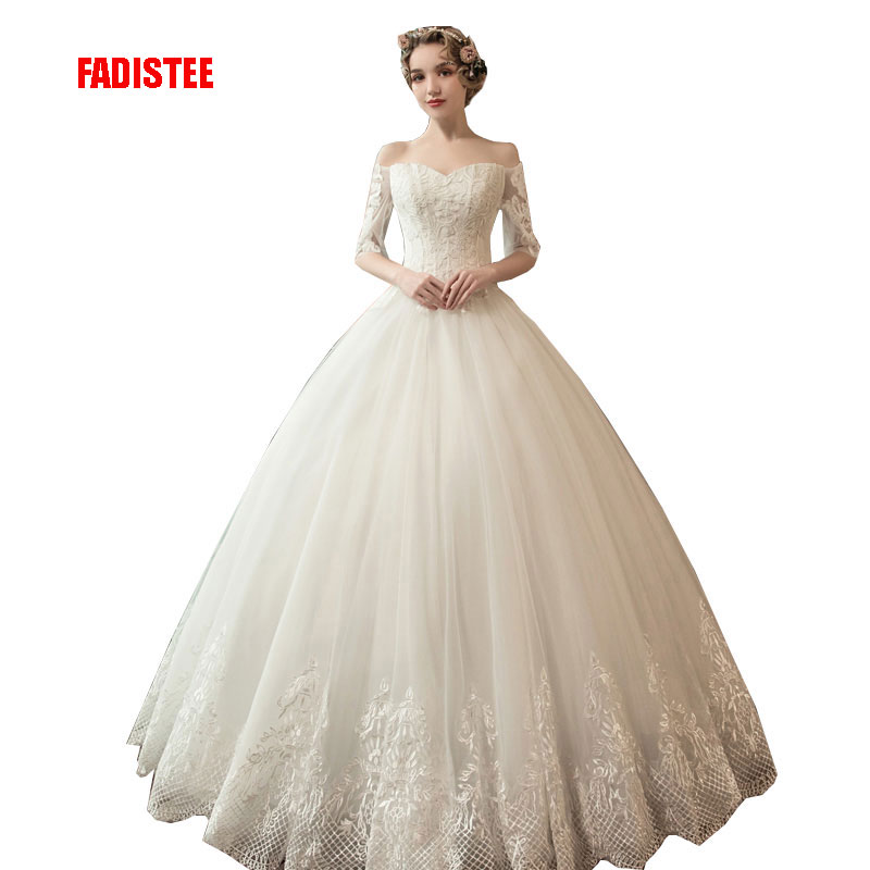 

FADISTEE New arrival Wedding Dresses Country Lace V-Neck sleeveless luxury Garden Novia Bridal long frock Gowns 3D-Floral Appliques, Ivory
