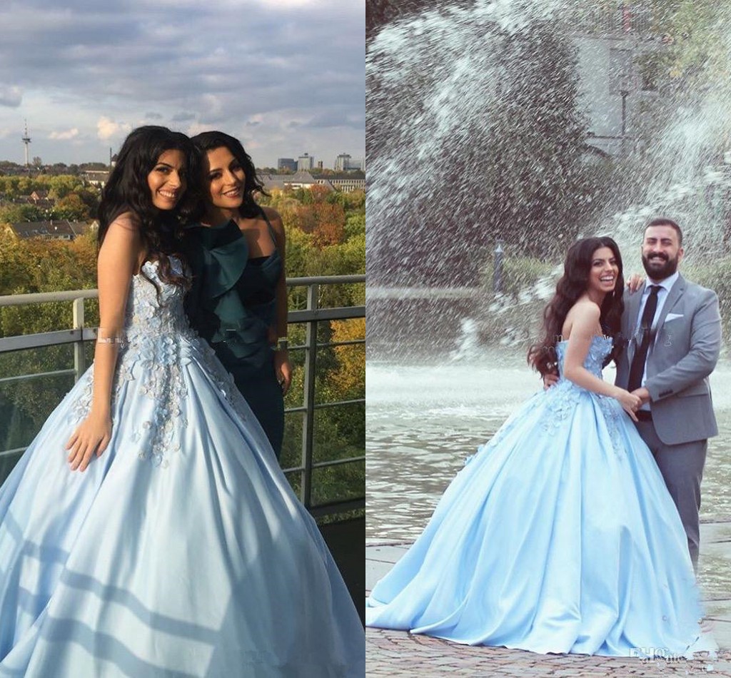 2018 Quinceanera Ball Gown Dresses Sweetheart Light Sky Blue Flowers Lace Applique Sweet 16 Plus Size Satin Party Prom Evening Gowns Wear