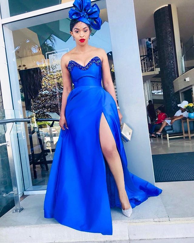 

2019 South Africa Style Sweetheart Neck Prom Dresses Beaded Crystal Side Split Royal Blue Sexy Prom Dresses Formal Occasion Gowns, Same as picture