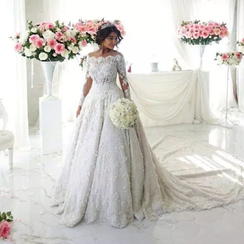 

Vintage Full Lace Appliques Wedding Dresses Glamorous Beaded Off Shoulder Long Sleeves Lace Wedding Dress 2018 Elegant Bridal Wedding Gown, Ivory