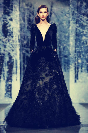 

Evening dress Yousef aljasmi Kim kardashian Puff sleeve V-Neck Feather orstrich Long dress Almoda gianninaazar ZuhLair murad 0009, Same with picture