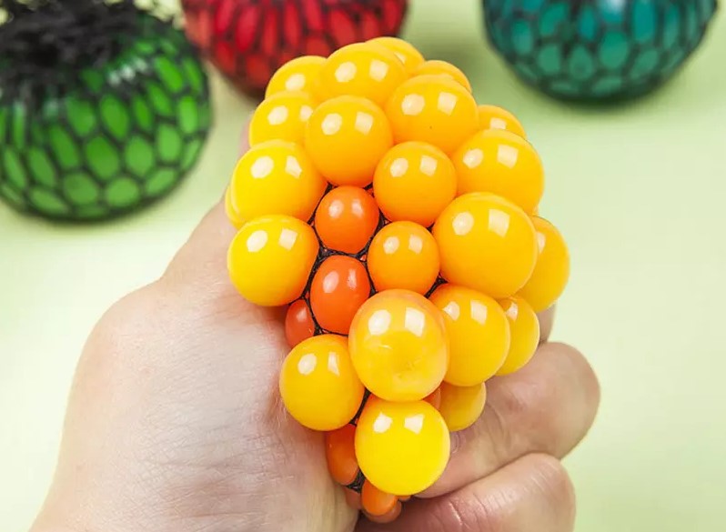 

Anti Stress Mesh Face Reliever Grape Ball Autism Mood Squeeze Relief Healthy Toy Funny Gadget Vent Decompression toys Gifts