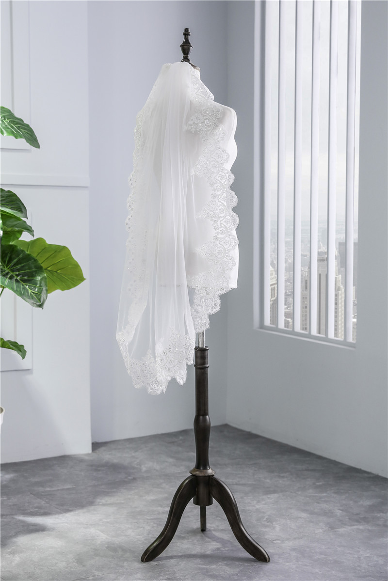 

2018 New High Quality Long White Ivory Wedding Veil Appliques Lace Beaded Bridal Veils Bride Wedding Accessories For Wedding Dresses QC1201