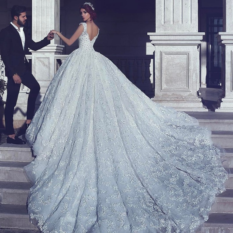 

Dubai Plus Size Wedding Dresses Sequins Beads V-Neck Appliques Lace Ball Gown Wedding Dress 2018 Glamorous Saudi Arabia Vestido De Novia, Silver