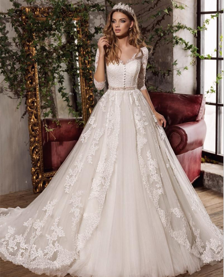 

2018 Elegant A-line V-neck Half Sleeve Tulle Wedding Dress Hollow Back Bow Sash Appliques Bridal Wedding Gowns Court Train Robe De Mariage, White