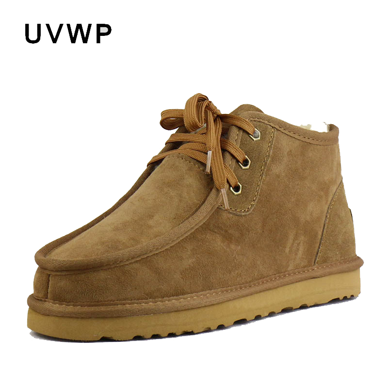 bota com pelo de carneiro dentro