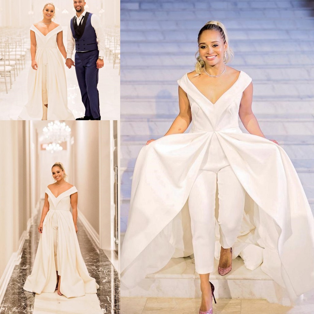 

2018 plus size Women Jumpsuit Wedding Dresses Elegant White Satin Bridal Pantskirt Gowns With Wide Long Train Big V Neck Zipper Back, Gold