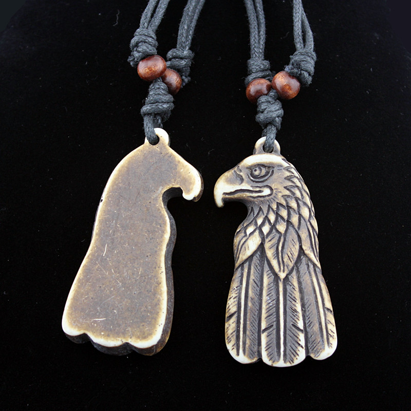 

Fashion Whole 12PCS/LOT Imitation Yak Bone Carved brown Eagle Head Pendants Necklace for men women's cool jewelry Lucky G8354072