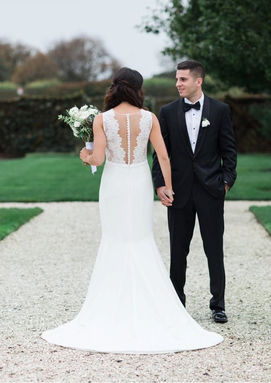 

Ivory Mermaid Wedding Dress Sheer with Lace Applique Sweep Train Wedding Dresses Bridal Gowns Zipper with Buttons Back