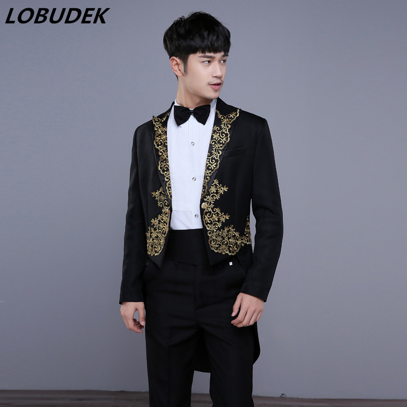 

Black Red White Embroidery Men's Suits Swallowtail Magic Costume Male Singer Chorus Tailcoat Performance Clothing Wedding Groom Stage Outfit