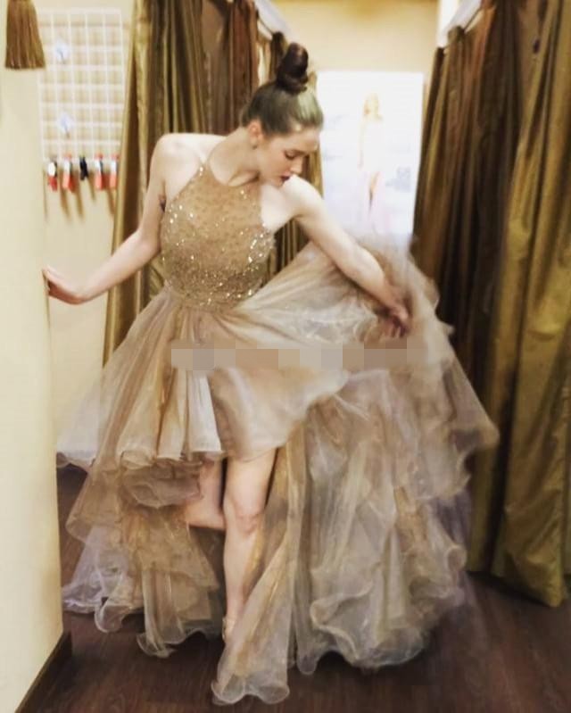 

Champagne High Low Evening Prom Dresses Halter Sequins Beaded Organza Tiered Skirt Backless Red Gold Prom Dresses, Light yellow