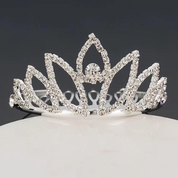 

Girls Crowns With Rhinestones Wedding Jewelry Bridal Headpieces Birthday Party Performance Pageant Crystal Tiaras Wedding Accessories #BW-T061