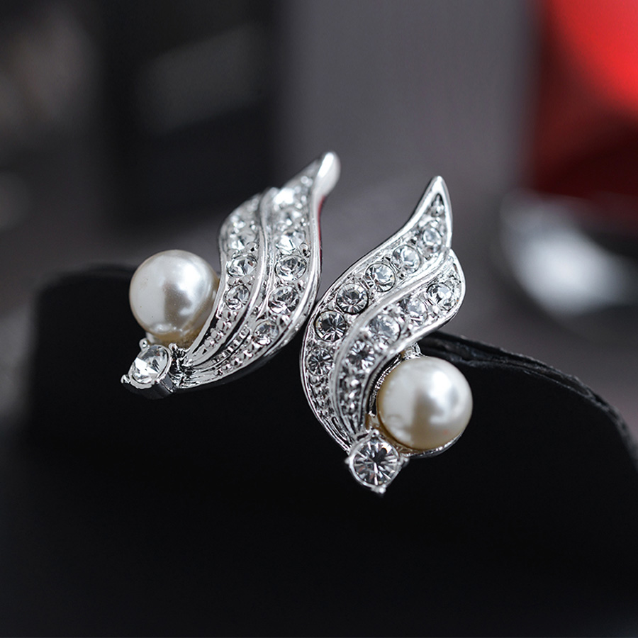 

pearl earrings no pierced ear clip for women with Austria crystal fashion wing shape jewelry wholesale support dropshipping