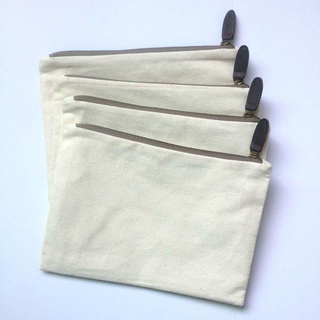 natural bag with khaki-bronze zip