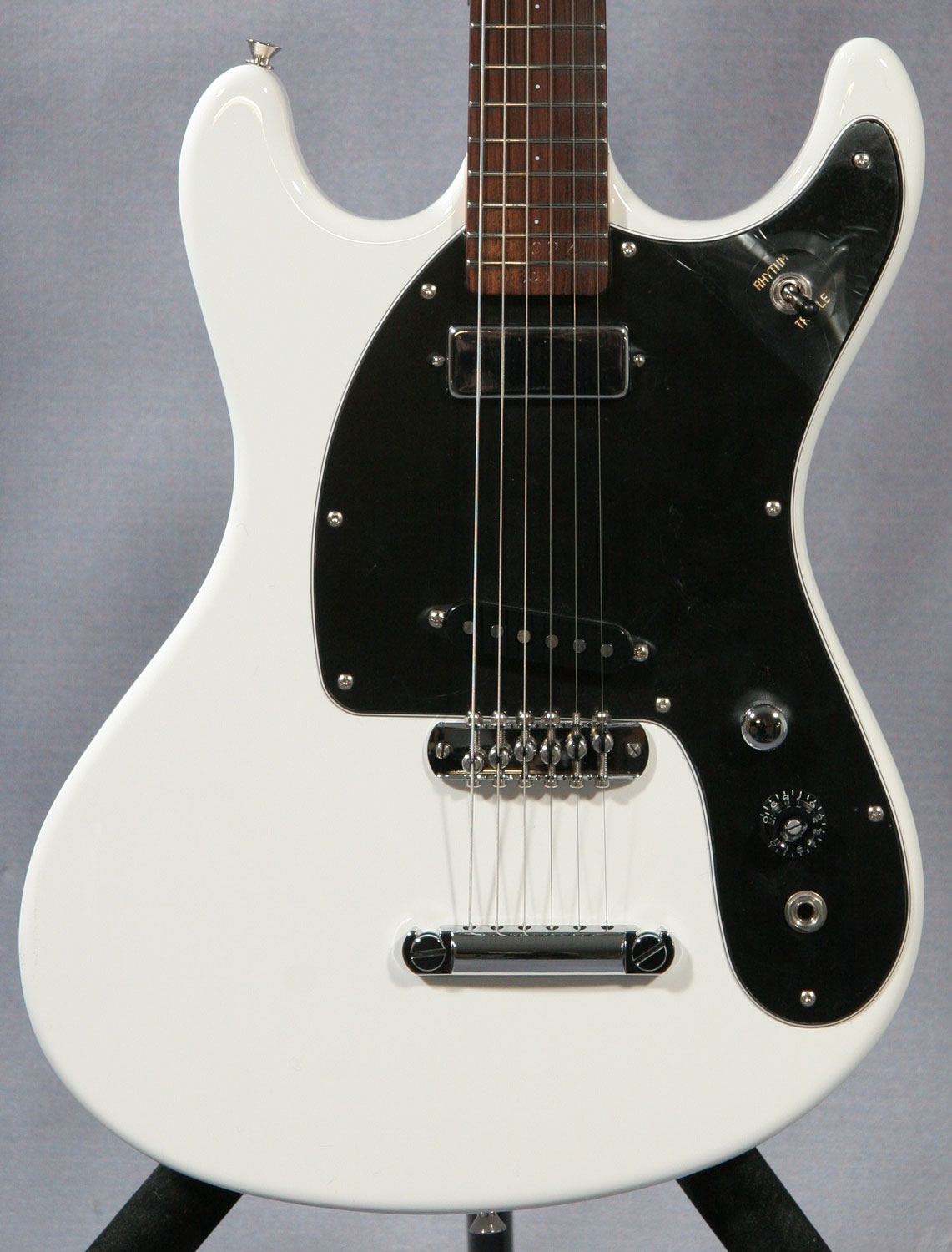 

Rare Ventures Johnny Ramone '65 Reissue Mark II Deluxe White Electric Guitar, Zero 0 Fret, Mini Humbucker Neck Pickup, Grover Tuners