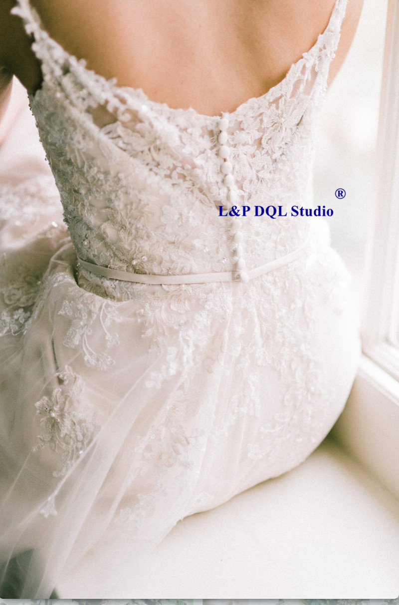 

Bohemian Wedding Dresses Ivory Soft Tulle with Applique Embroidery Sequins Buttons Back Sweep Train Bridal Gowns Wedding Dress 2018