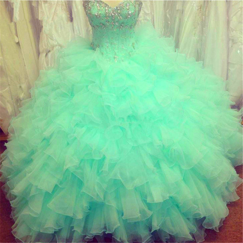 

2018 Sexy Sweetheart Crystal Ball Gown Quinceanera Dresses With Beading Sequined Sweet 16 Dress Plus Size Vestido De 15 Anos BQ25, Champagne