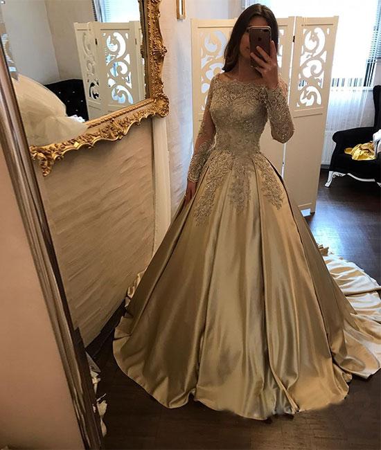 

2018 Gold Quinceanera Dresses Ball Gown Bateau Long Sleeve Sweep Train Prom Dresses With Lace Applique Satin Evening Party Gowns, White