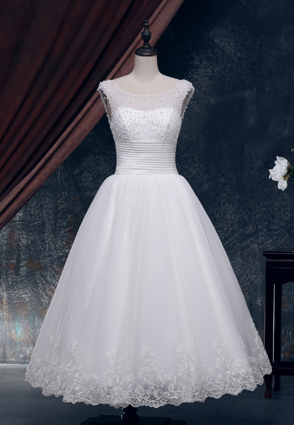 

Tea Length ball gown wedding dresses Vintage Wedding Dress with Puffy A Line Skirt 1950's Short Dress country wedding dr Sheer Neck XWJ004, White