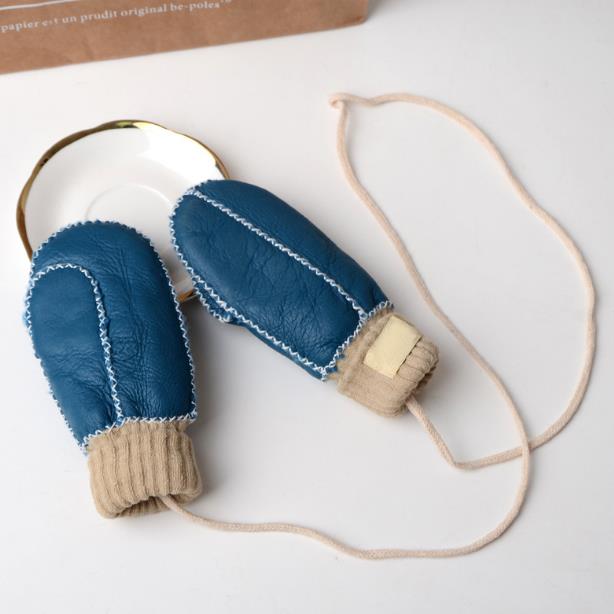 

Outdoor warm winter children sheep fur gloves with fingers of sheepskin wool children hanging neck ropes