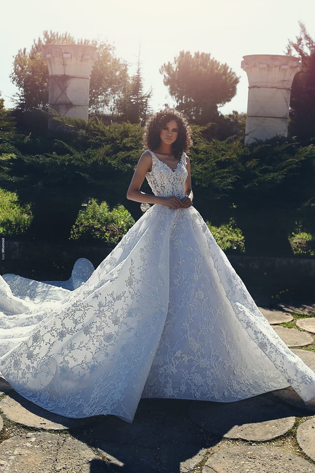 

New Dubai African Wedding Dresses V Neck Lace Appliques A Line Court Train Wedding Dress Long Wedding Bridal Gowns Custom Made, Same as image