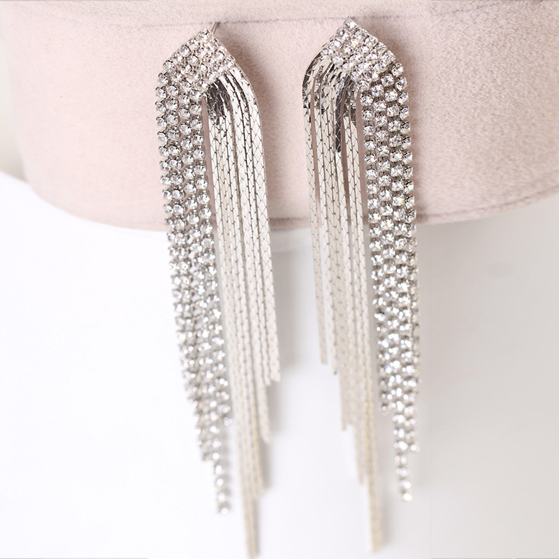 

Now Concise Generous Exquisite Diamond Tassels Ear Nail Earrings
