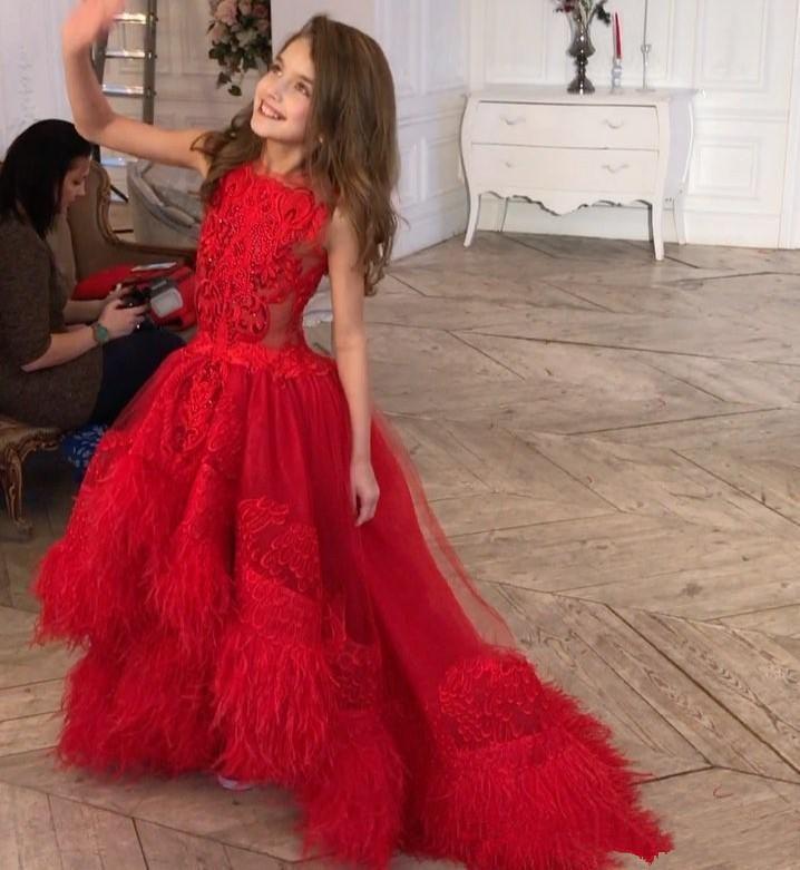 Rouge Haute Basse robes de demoiselle Jewel Noël cou dentelle plume filles Pageant Appliques Robe Custom Made First Communion Robes
