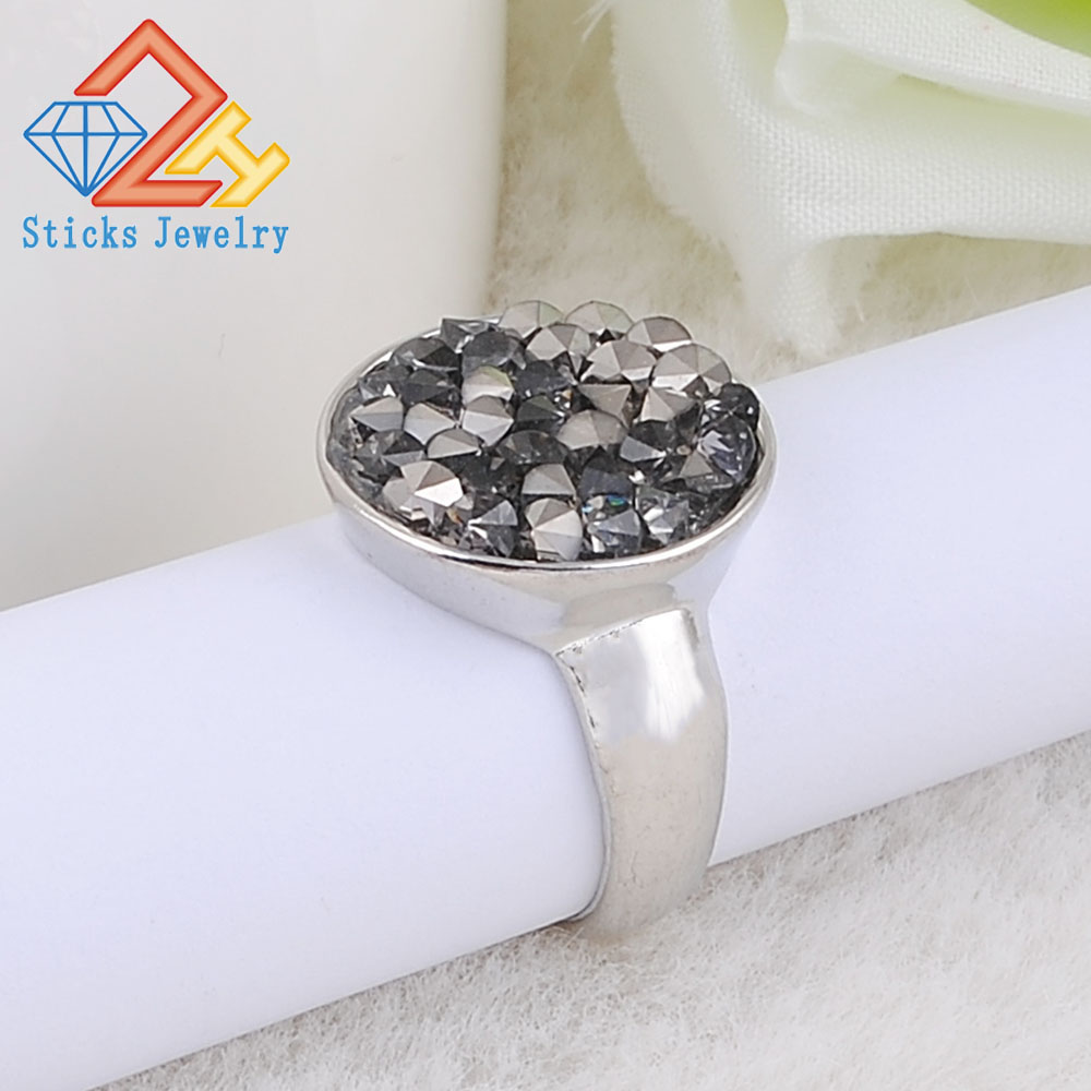 

Hot Fashion Gray Broken Stone Accessories Rings For Women Bohemia Style Engagement Ring