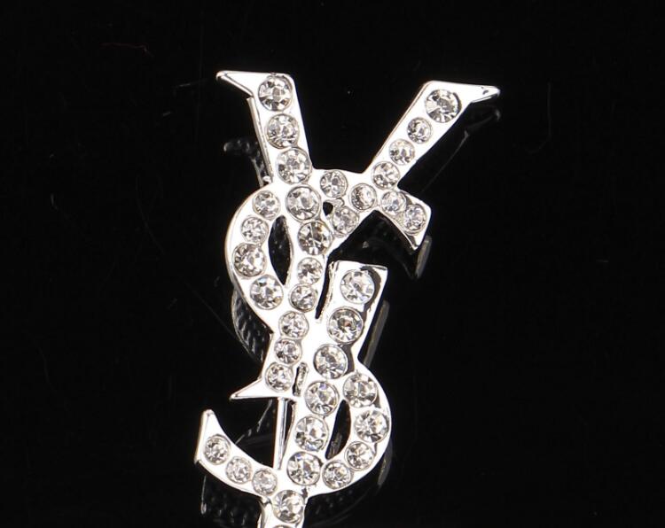 

2020 Multi Style Designer Letter Brooch Lady Brooch Set Lapel Pin Fashion Jewelry Accessories High Quality Epacket Shipping, Gray