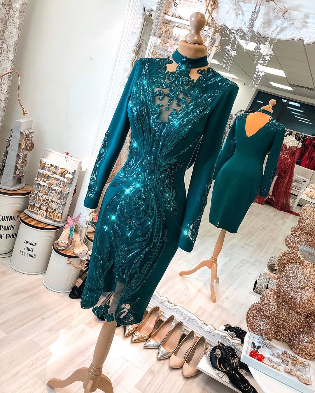 

2020 Arabic Aso Ebi Burgundy Lace Beaded Evening Dresses High Neck Sheath Prom Dresses Knee Length Formal Party Second Reception Gowns ZJ225, White