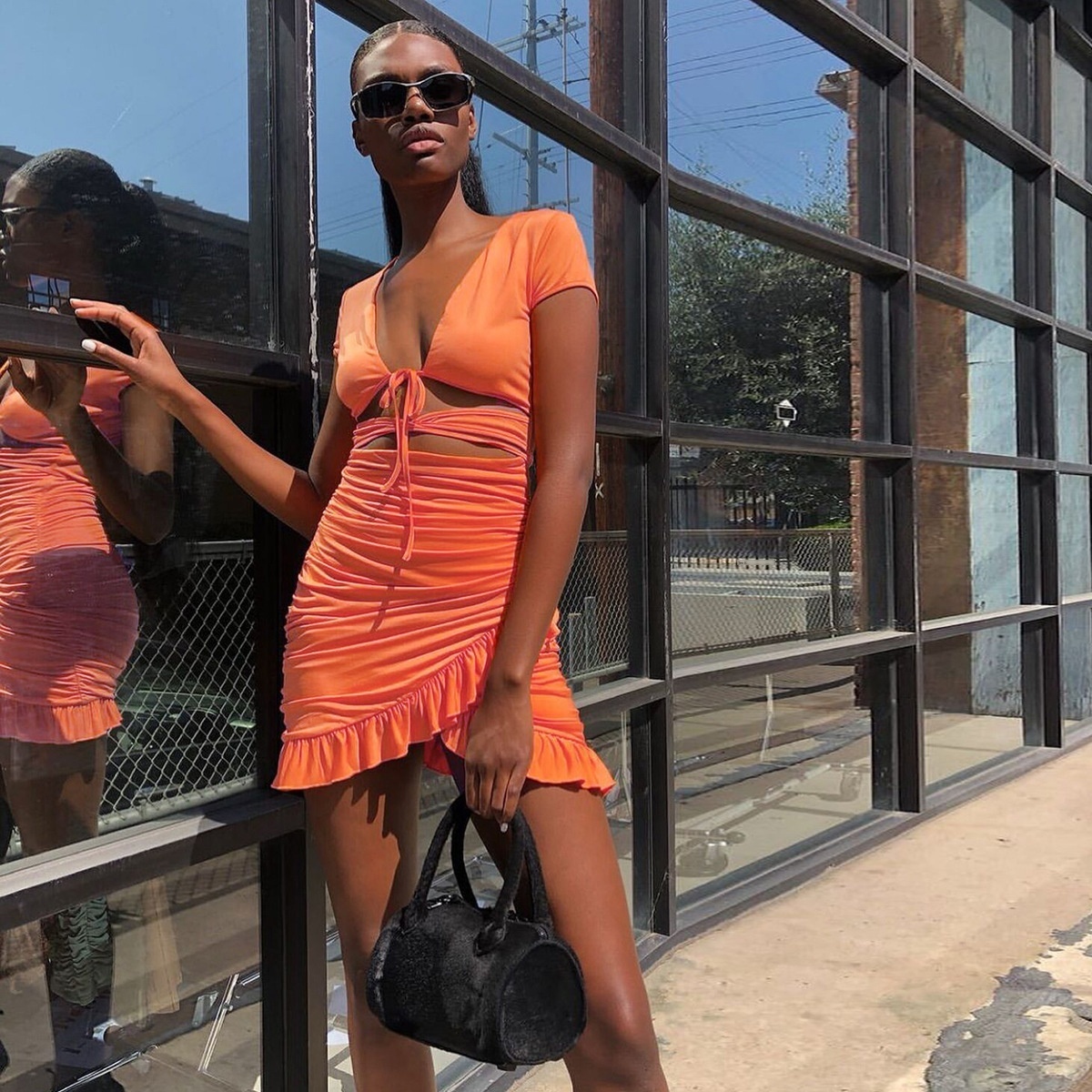 

2020 Women' sexy deep V hollow flounder buttocks women' dress, Black