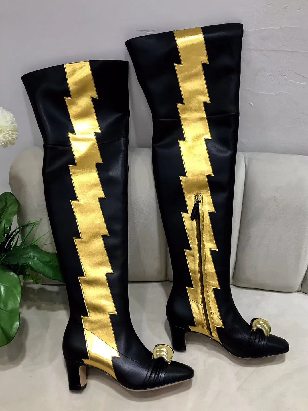 

New Fashion Designer Boots Fashion Round Martin Beach Zipper Leather Mid-boots Outdoor Thick-heeled Rubber Locomotive Boots Women Shoe box, Black