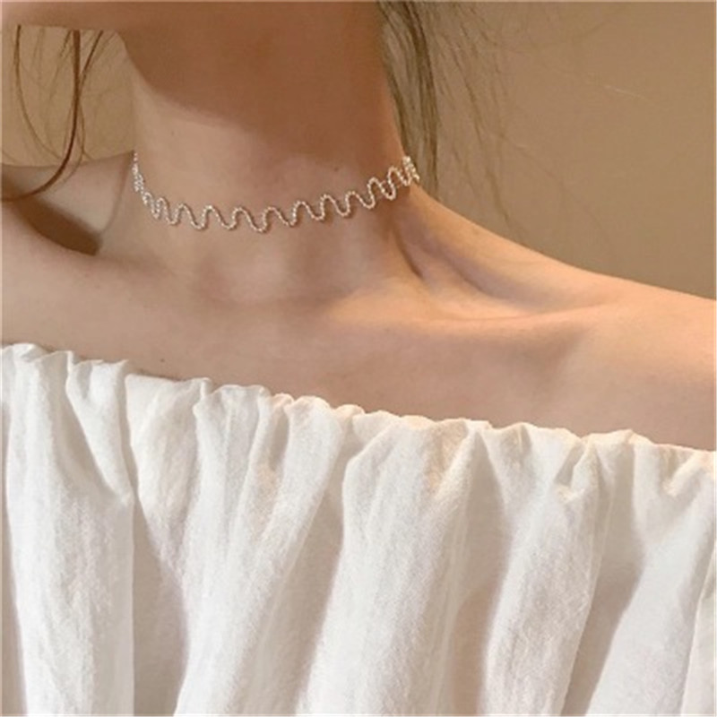 

Net red vintage water ripple Necklace female clavicle chain personality simple chain short neck