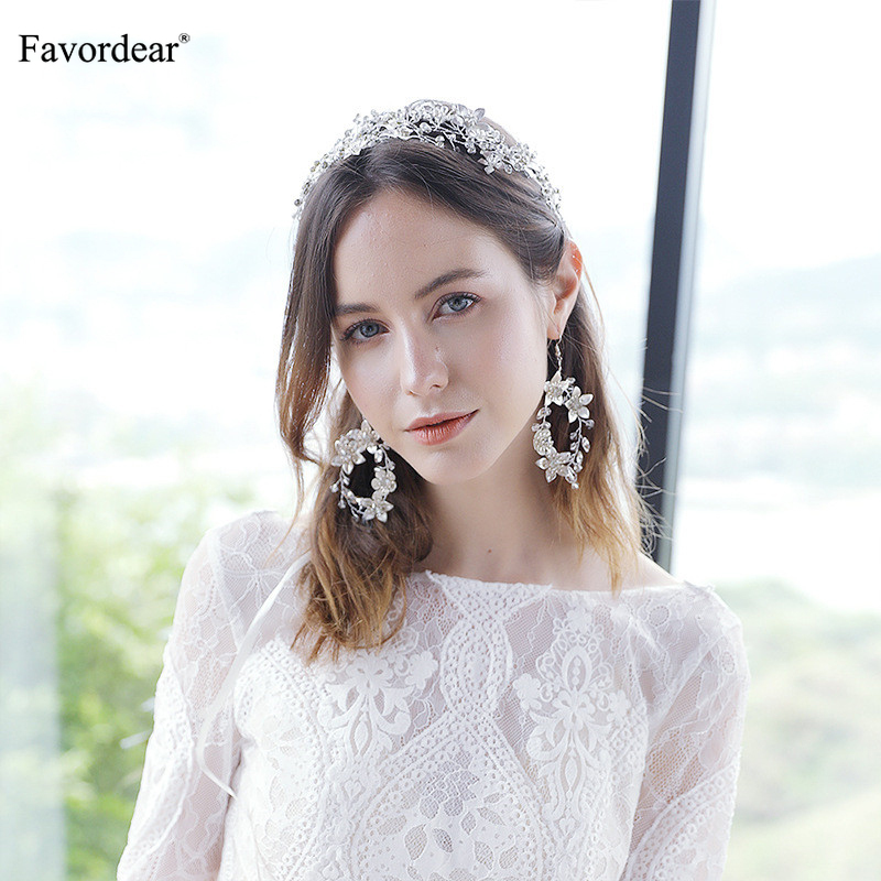 

Trendy Elegant Silver Imitation Flower Crystal Bridal Earrings Handmade Rhinestone Earrings for Wedding/Party 2019 New Arrival