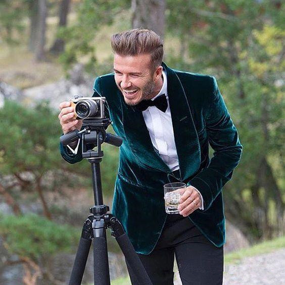 

The latest arrival Custom men's green velvet blazer with black pants, groom handsome wedding dress 2 pieces terno masculino, As picture