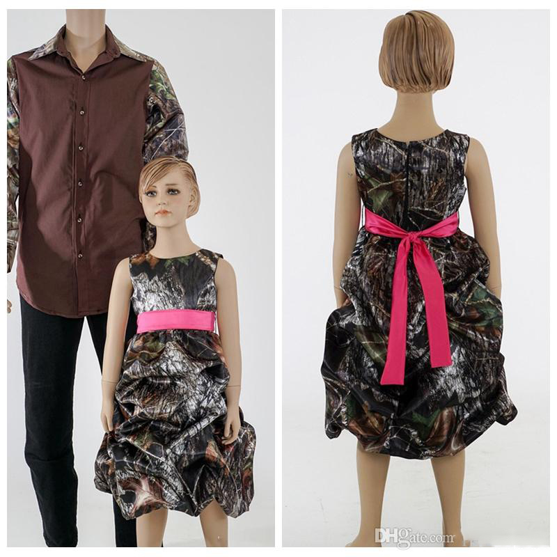 Sans manches Full Satin Camo Fleur Filles Robes Courte Au Genou Jupe Drapée Formelle Enfants Camouflage Fête D'anniversaire Robes Ruban