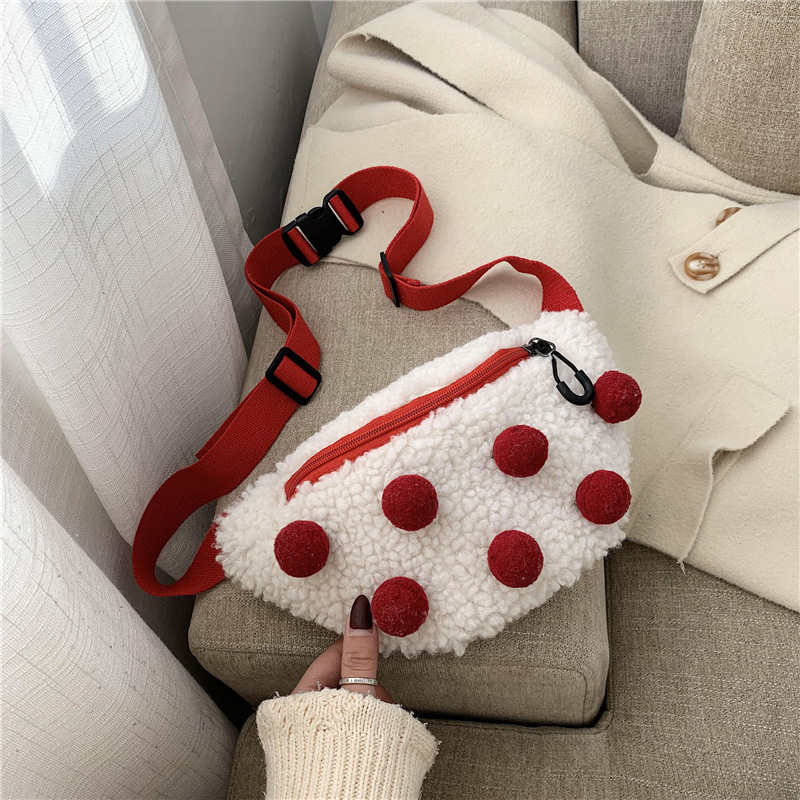 

2020 new women's chest bag autumn and winter plush cute student running bag chest shoulder messenger ladies, Black