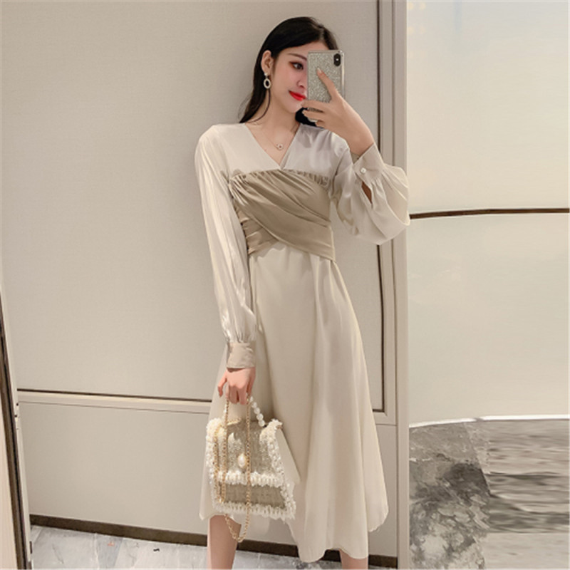 

Long sleeve dress female 2020 Korean spring new fashion temperament V-neck long fake two-piece stitching dress, Sky blue