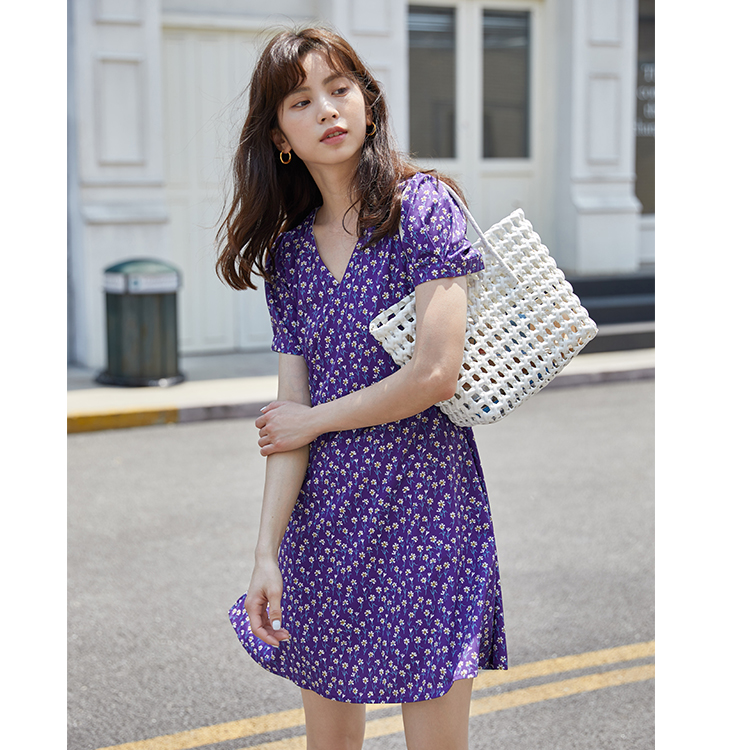 

Make the new summer little little Daisy fairy French v-neck show thin purple skirt