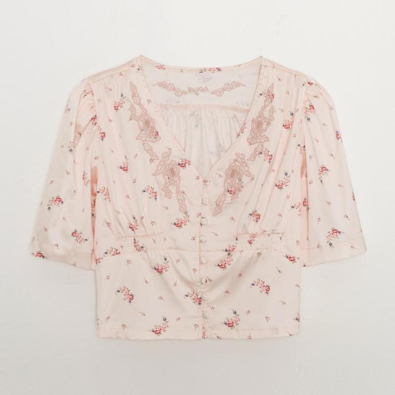 

style pink floral women shirt female retro puff sleeve button embroidered v-neck lady cardigan top 2020 new, As pic